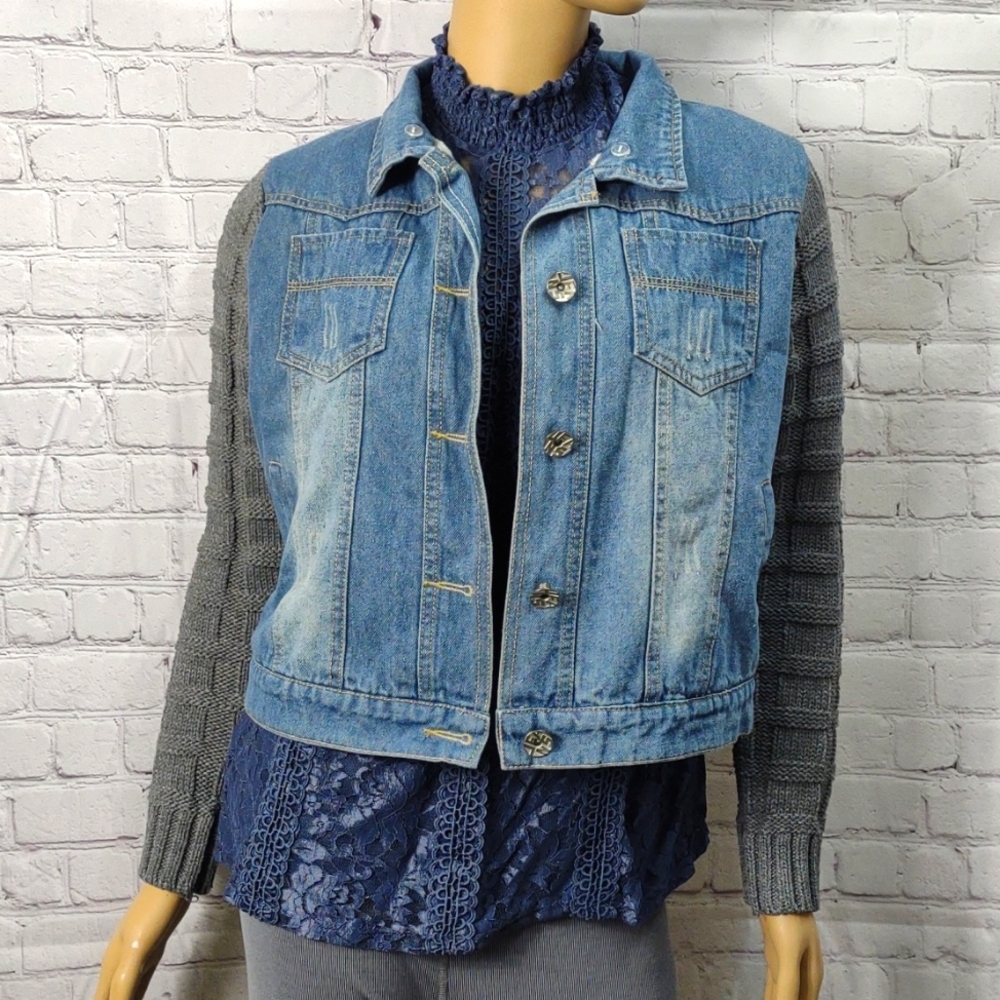 Small Jean jacket with gray knit sweater arms
